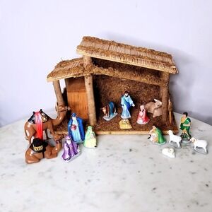 Vintage Nativity Creche Set 16 Piece Figures with Wood Straw Stable Christmas